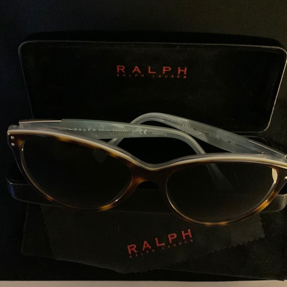 RALPH Ralph Lauren Sunglasses w/Case